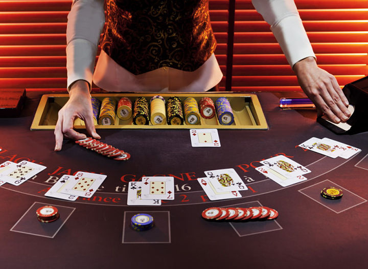 Blackjack - Quy tắc và chiến lược của trò chơi - Casinos Barrière