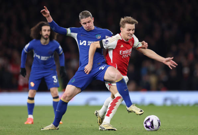 Chelsea bị tiền vệ Pháo thủ vượt mặt với 8 đường chuyền quan trọng