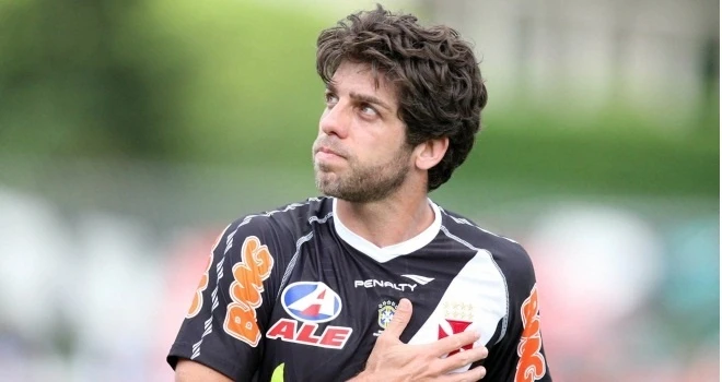 Juninho, vua đá phạt, chính thức giải nghệ - Thể thao thế giới