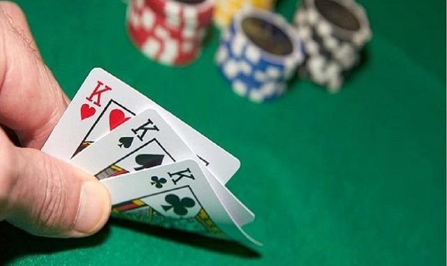 Chất Liêng Nào Mạnh Nhất? Giải Mã Sức Mạnh Của Các Lá Bài