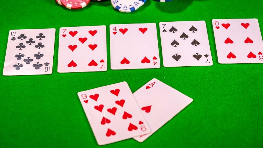 Cách chơi tay bài thùng (flush) trong poker: Những mẹo để thành công | Natural8