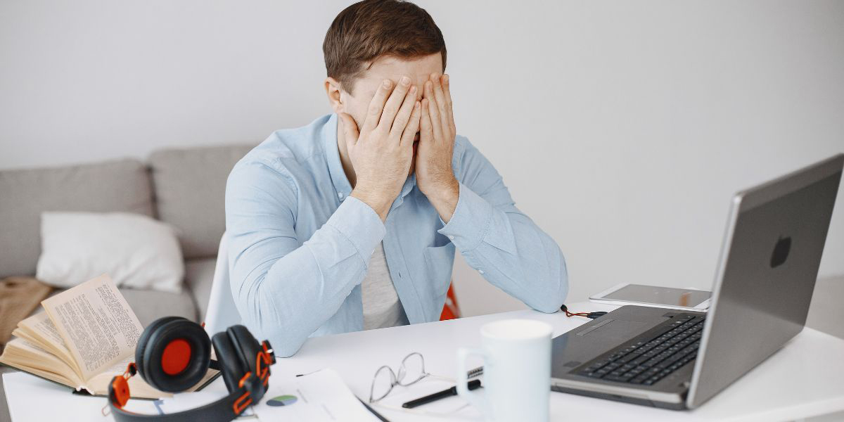 Kỹ năng giao tiếp trong quản lý cảm xúc cực kỳ cần thiết để kiểm soát căng thẳng, áp lực trong công việc và các vấn đề trong cuộc sống.