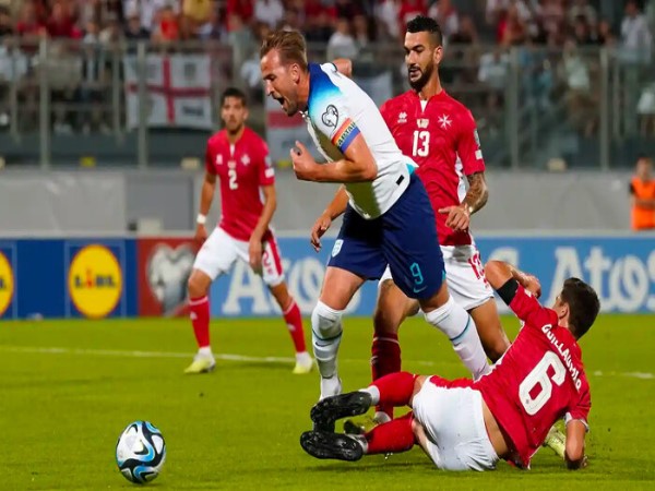 Trung Phong Là Gì? Nhiệm Vụ Và Tố Chất Cần Có Ở Cầu Thủ Trung Phong