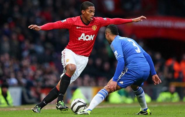 Tìm Hiểu Vai Trò Của Cầu Thủ Chạy Cánh Chuyên Nghiệp Trên Sân Cỏ